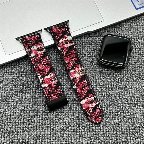 For Apple Watch 10 46mm / Ultra 2 / Ultra 49mm / 9 8 7 45mm / SE (2023) SE (2022) SE 6 5 4 44mm / 3 2 1 42mm Magnetic Plush Wristband - Red